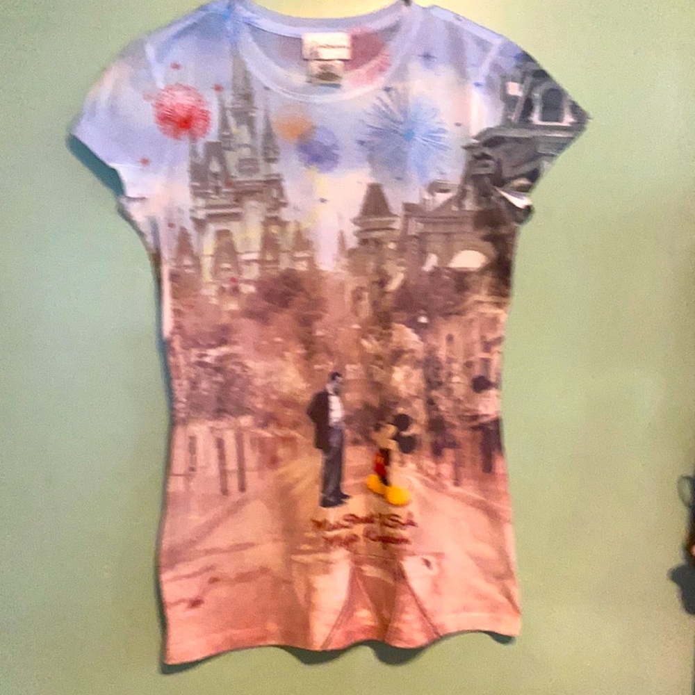 Disney Parks Size Medium Main St USA T-shirt